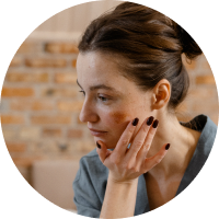 Woman confused by contradicting skincare advice